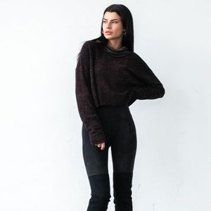 Tribe Kelley Overnight neck